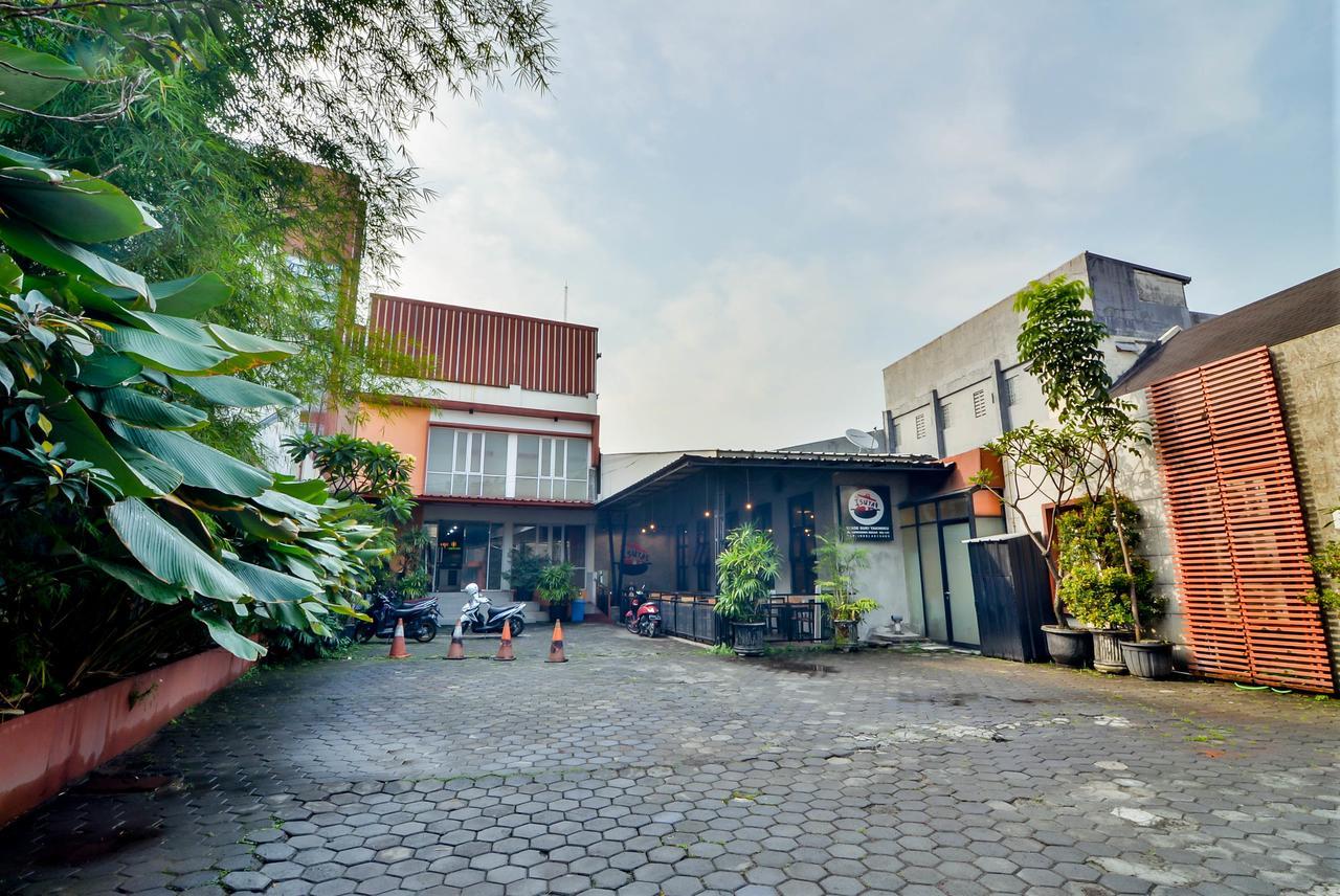 Image Hotel And Resto Bandung Exterior photo